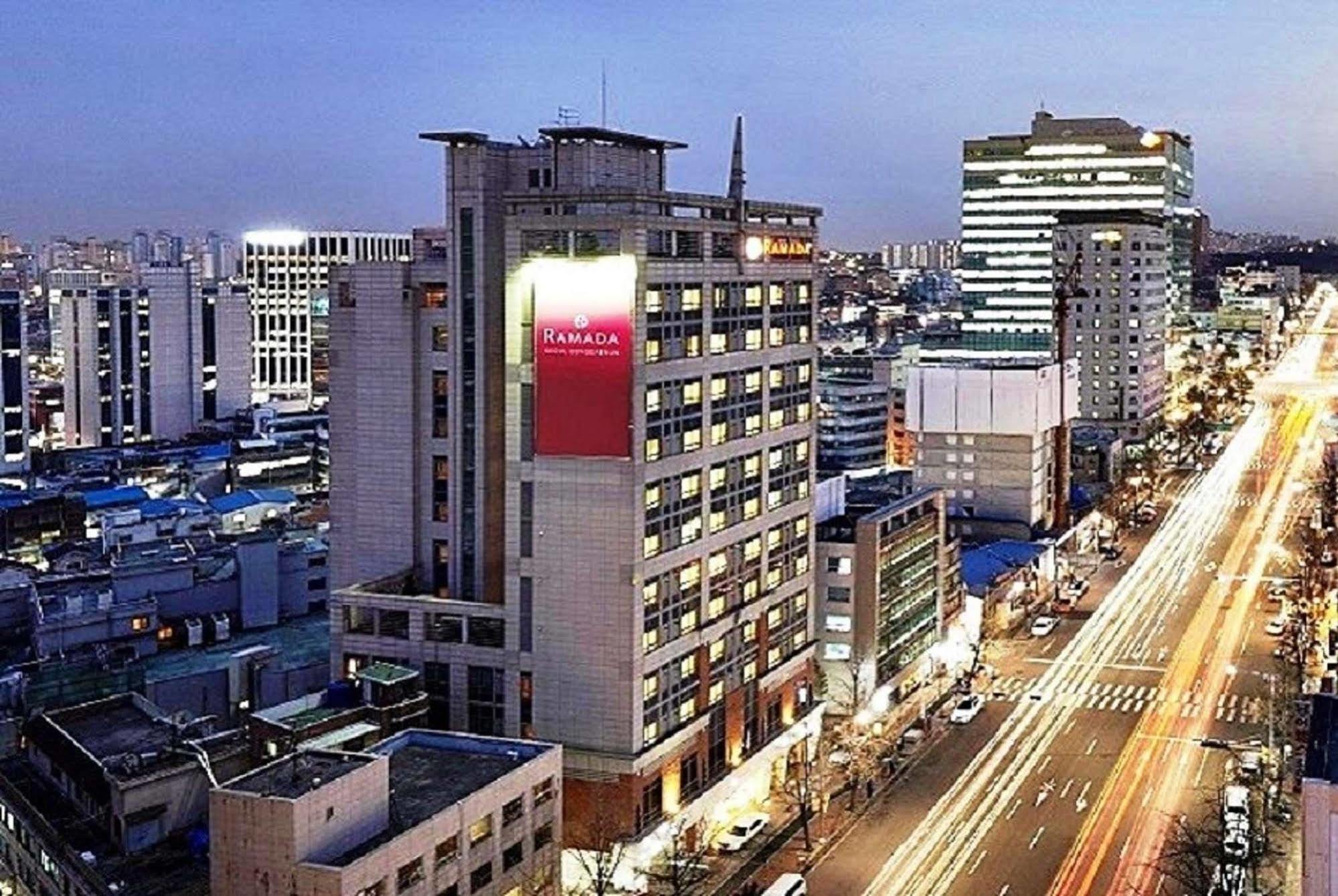 Hotel Ramada By Wyndham Dongdaemun 3*